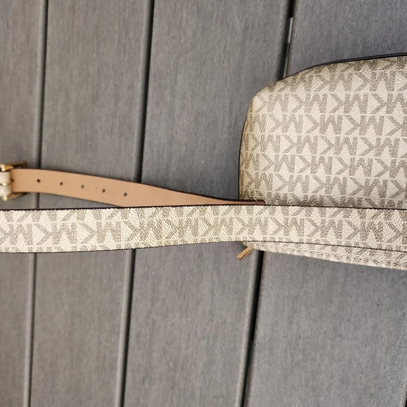 MICHAEL KORS LOGO METALLIC BELT BAG/ FANNY BAG - Picture 5 of 5